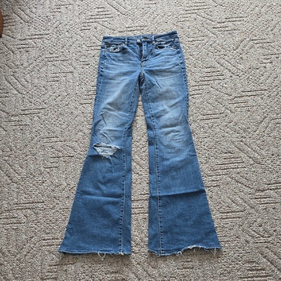 American Eagle Outfitters Denim - American Eagle Super Hi Rise Flare Jeans Size 2 X-Long Distressed